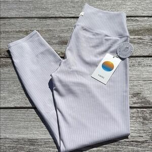 VUORI‎ Inversion Rib Legging Lavender Ice (light purple) size medium NWT